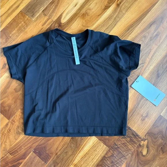 Lululemon Athletica Swiftly Tech 2.0 Cropped Tee, Black size 12, NEW - Picture 9 of 12